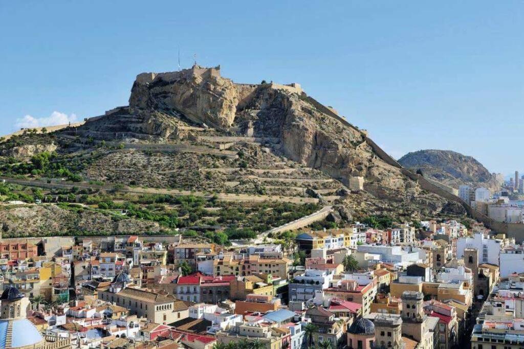 Beautiful Apartment In Calle Mayor Alicante Exterior foto